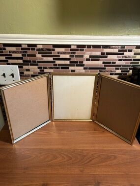 Vintage 5x7 Tri-Fold Gold Picture Frame - Gold Finish Home Accent
